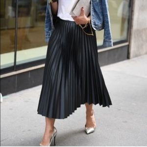 7 FOR ALL MANKIND Black Faux Leather Pleated Skirt